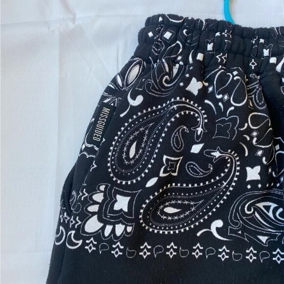 Misguided x Sean Jean bandana sweatpants - Picture 5 of 7